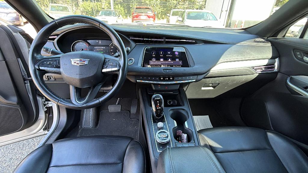 Thumbnail: 2020 Cadillac XT4 - 11