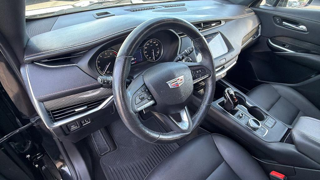 Thumbnail: 2021 Cadillac XT4 - 2