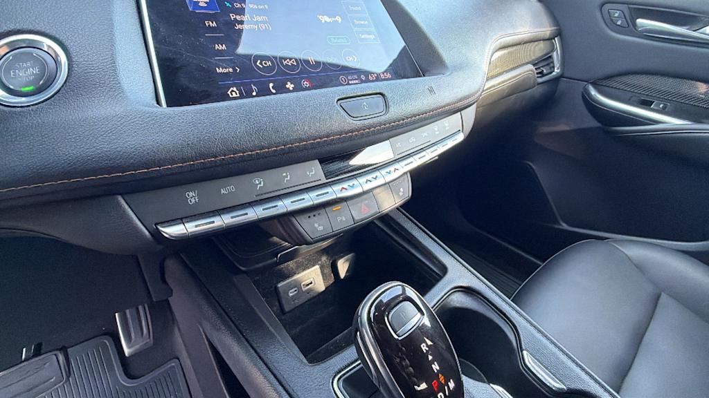 Thumbnail: 2021 Cadillac XT4 - 23