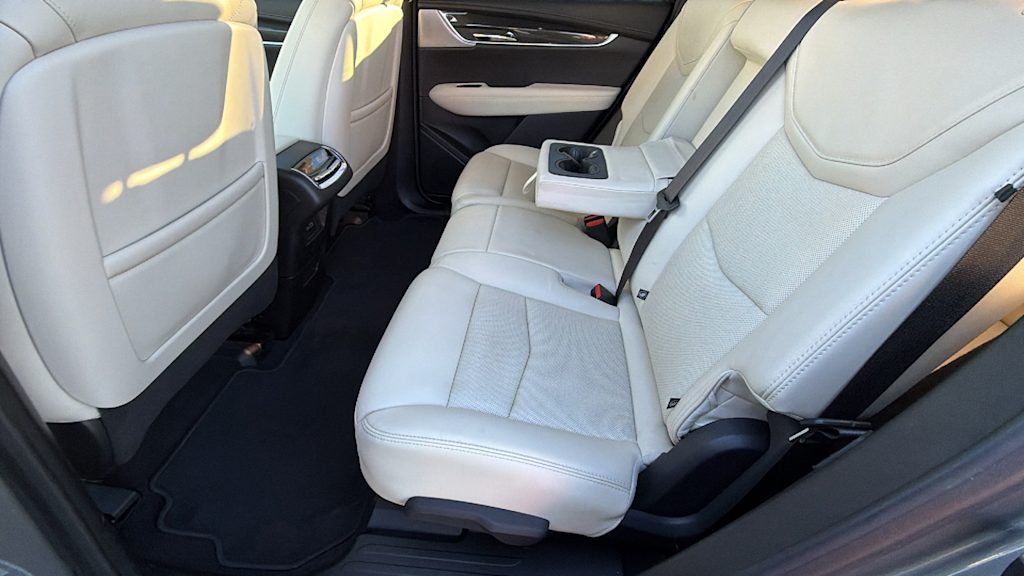 Thumbnail: 2020 Cadillac XT6 - 12