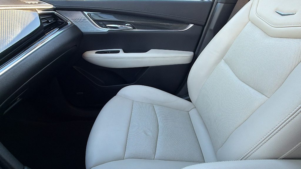 Thumbnail: 2020 Cadillac XT6 - 11