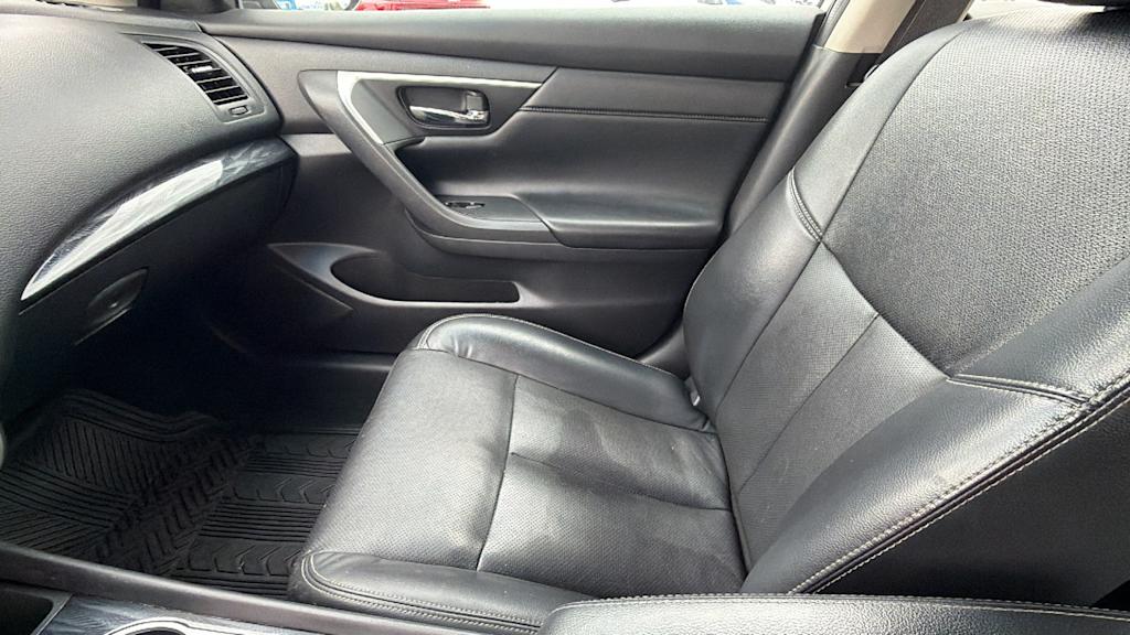 Thumbnail: 2018 Nissan Altima - 10