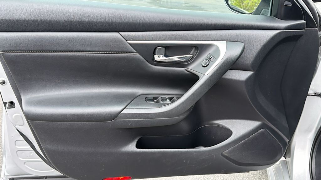 Thumbnail: 2018 Nissan Altima - 28