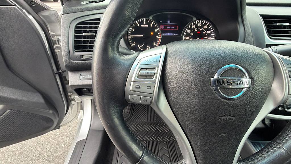 Thumbnail: 2018 Nissan Altima - 25