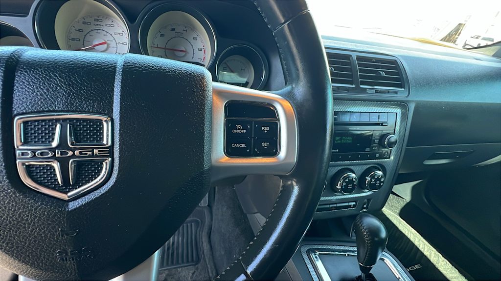 2011 Dodge Challenger R/T 10