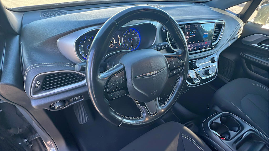 Thumbnail: 2021 Chrysler Pacifica - 2