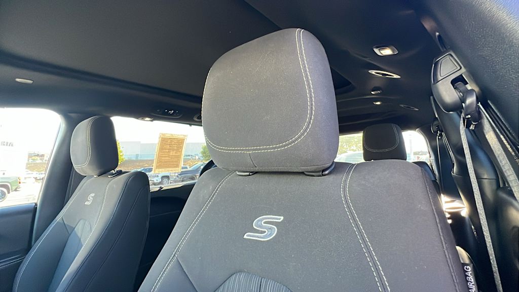 Thumbnail: 2021 Chrysler Pacifica - 10