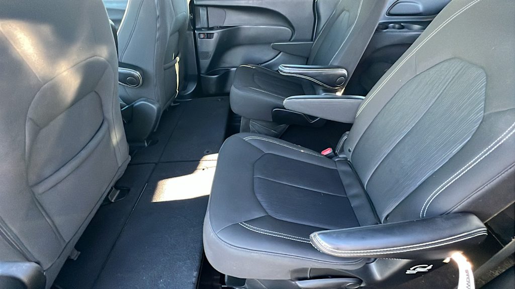 Thumbnail: 2021 Chrysler Pacifica - 12