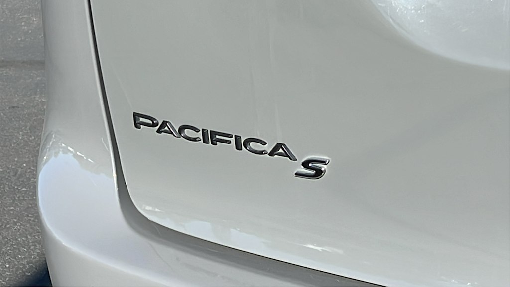 Thumbnail: 2021 Chrysler Pacifica - 7