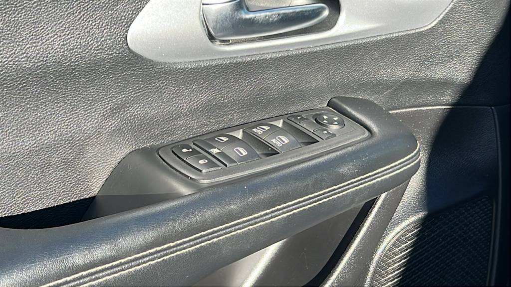 Thumbnail: 2021 Chrysler Pacifica - 29