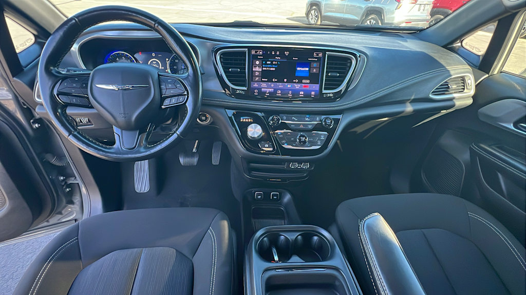 Thumbnail: 2021 Chrysler Pacifica - 13