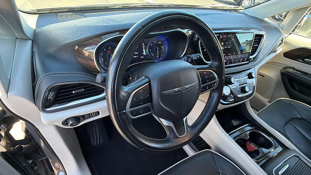 Thumbnail: 2022 Chrysler Pacifica - 2