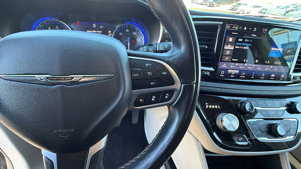 Thumbnail: 2022 Chrysler Pacifica - 27