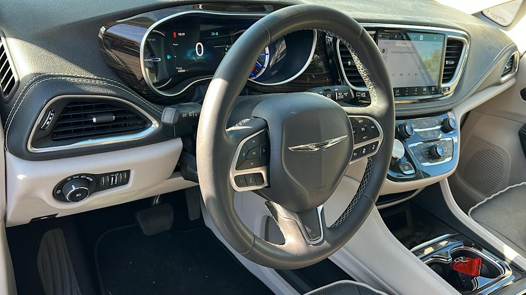 Thumbnail: 2023 Chrysler Pacifica - 2