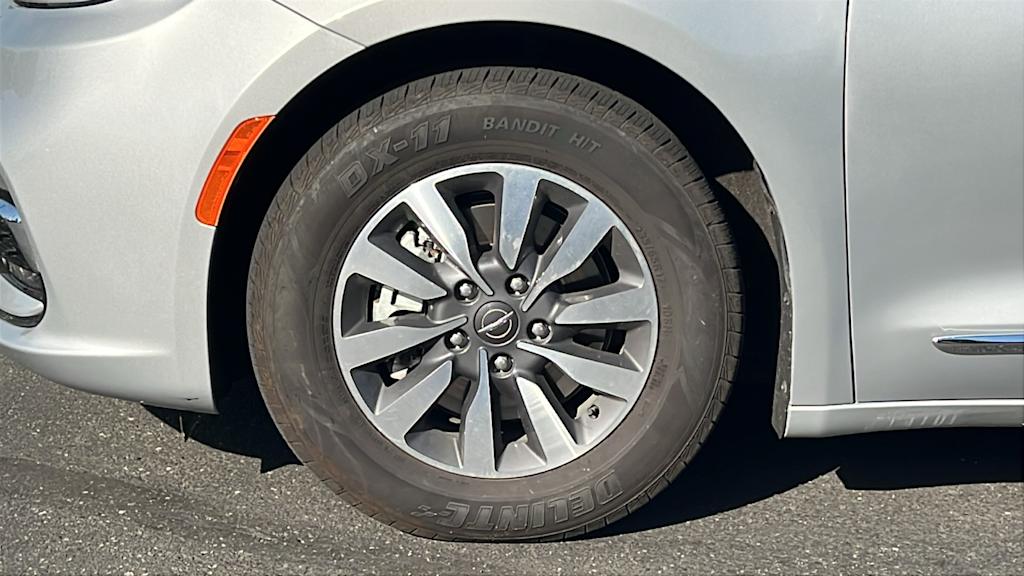 Thumbnail: 2023 Chrysler Pacifica - 7