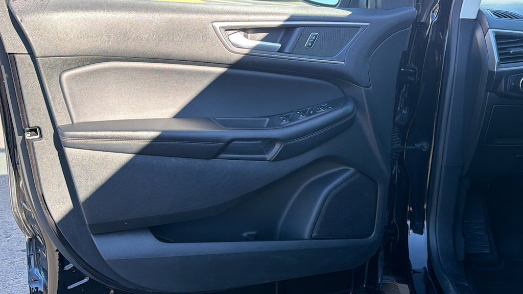 Thumbnail: 2023 Ford Edge - 29