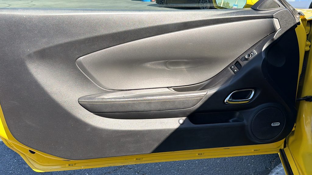 Thumbnail: 2011 Chevrolet Camaro - 25