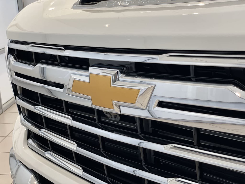 2025 Chevrolet Silverado 2500 LTZ 6