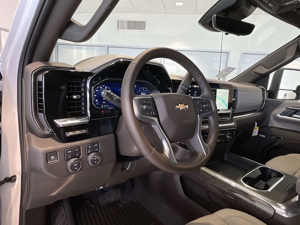 2025 Chevrolet Silverado 2500 LTZ 2