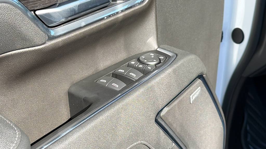 Thumbnail: 2026 Chevrolet Silverado 2500 - 27