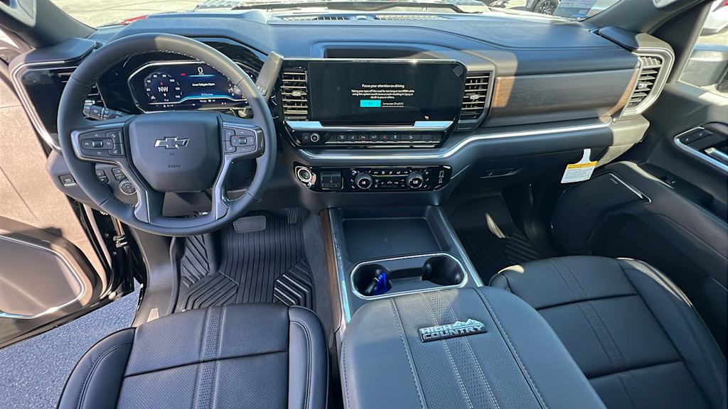 2025 Chevrolet Silverado 2500 High Country 11