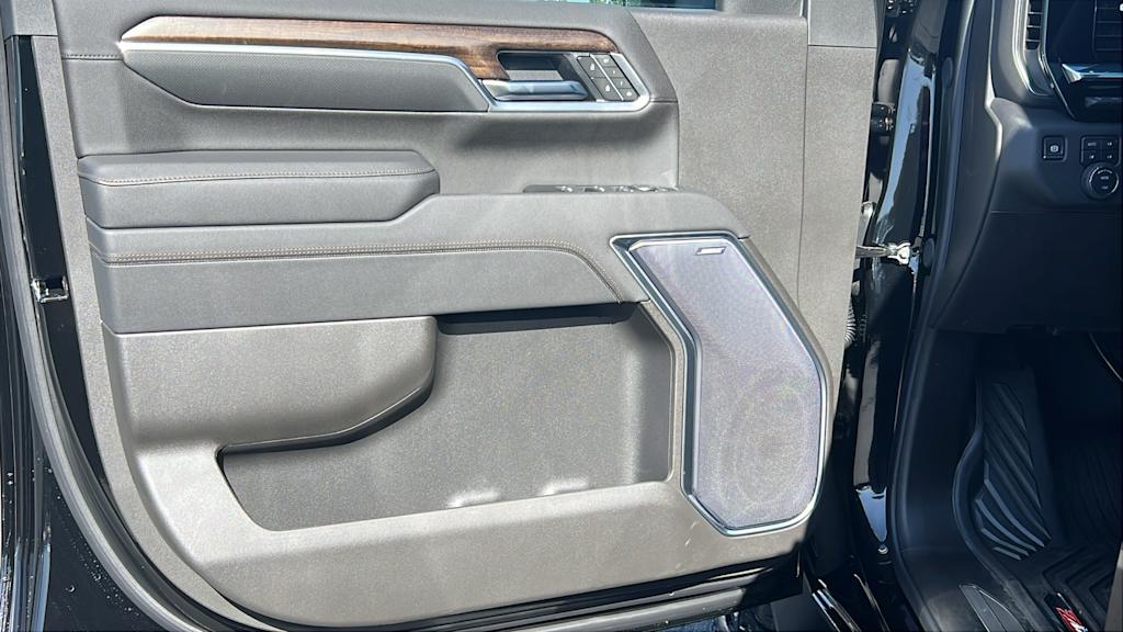 2025 Chevrolet Silverado 2500 High Country 27