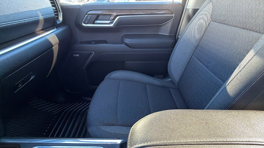 Thumbnail: 2022 Chevrolet Silverado 1500 - 10