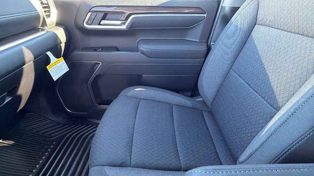 Thumbnail: 2026 Chevrolet Silverado 1500 - 11