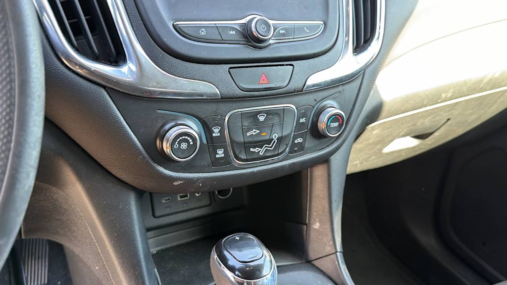 Thumbnail: 2021 Chevrolet Equinox - 17