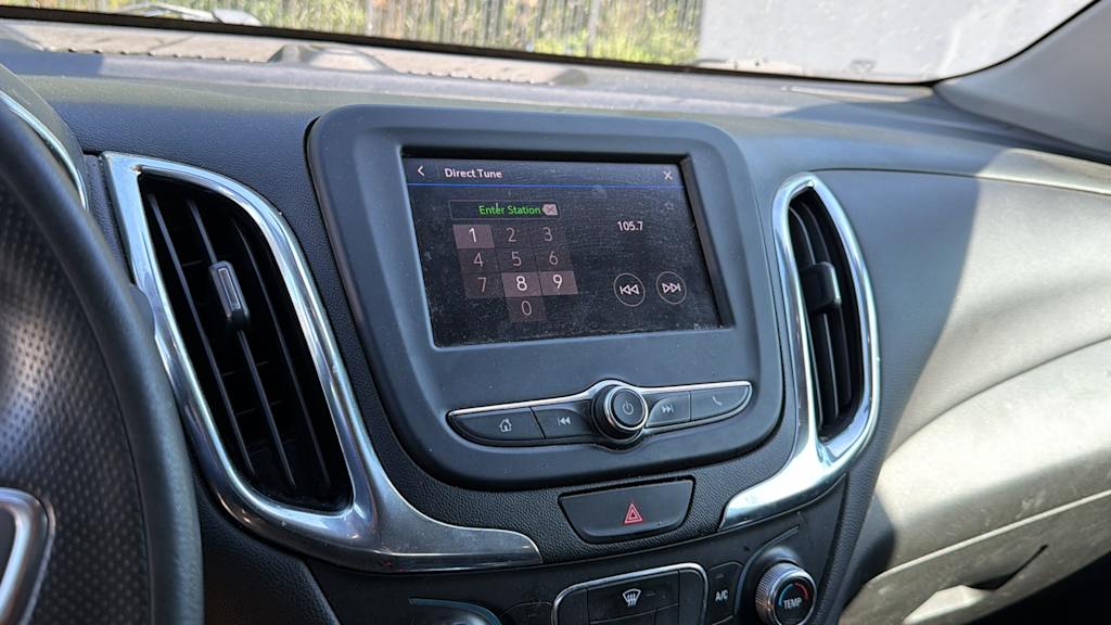 Thumbnail: 2021 Chevrolet Equinox - 10
