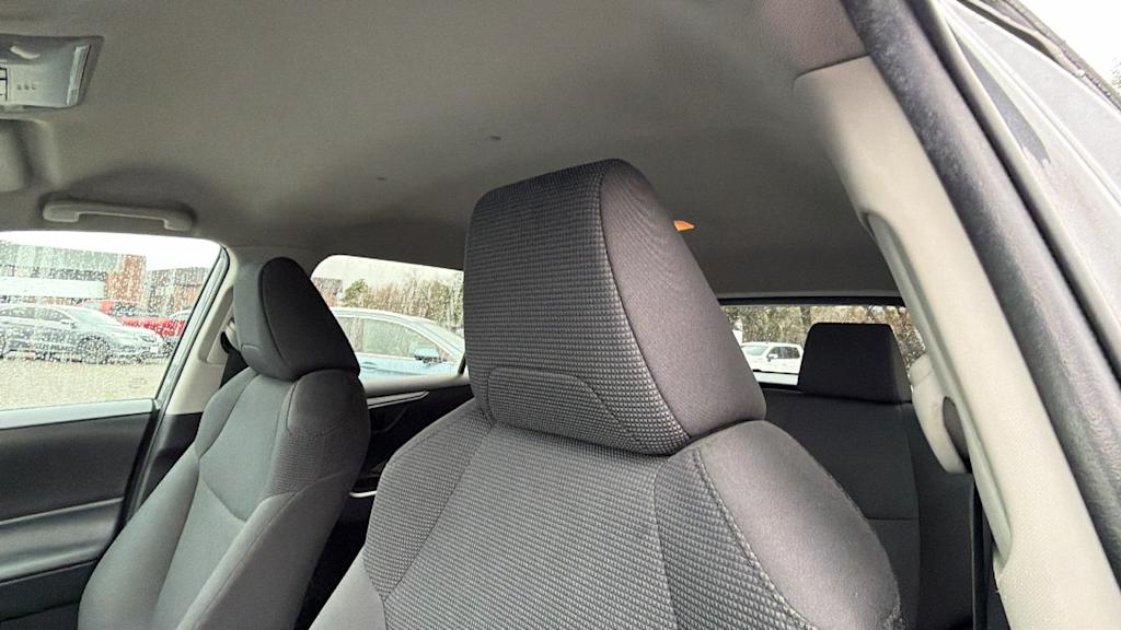 Thumbnail: 2021 Toyota RAV4 - 10