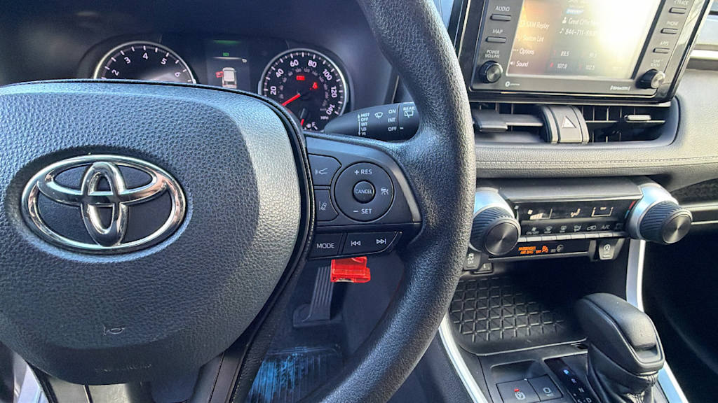 Thumbnail: 2021 Toyota RAV4 - 27