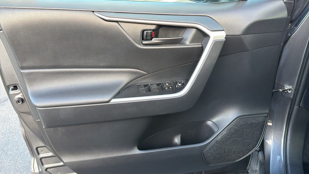 Thumbnail: 2021 Toyota RAV4 - 29