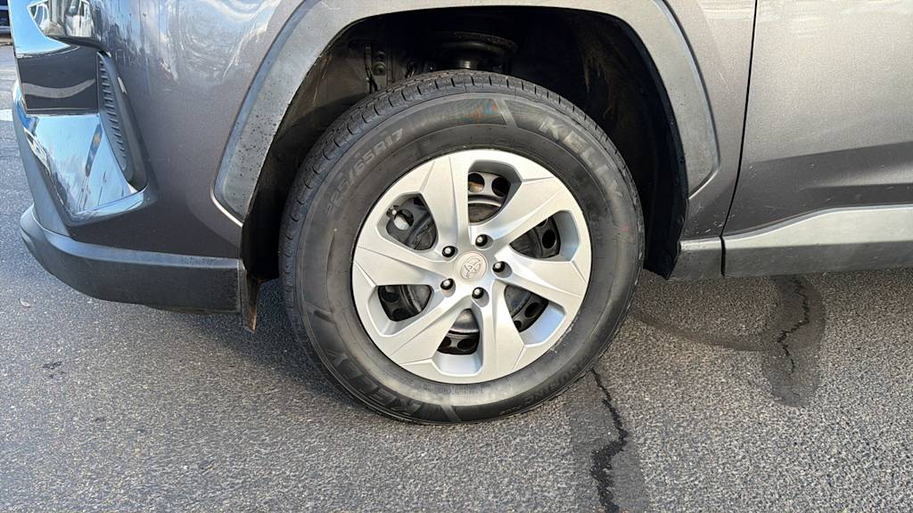 Thumbnail: 2021 Toyota RAV4 - 8