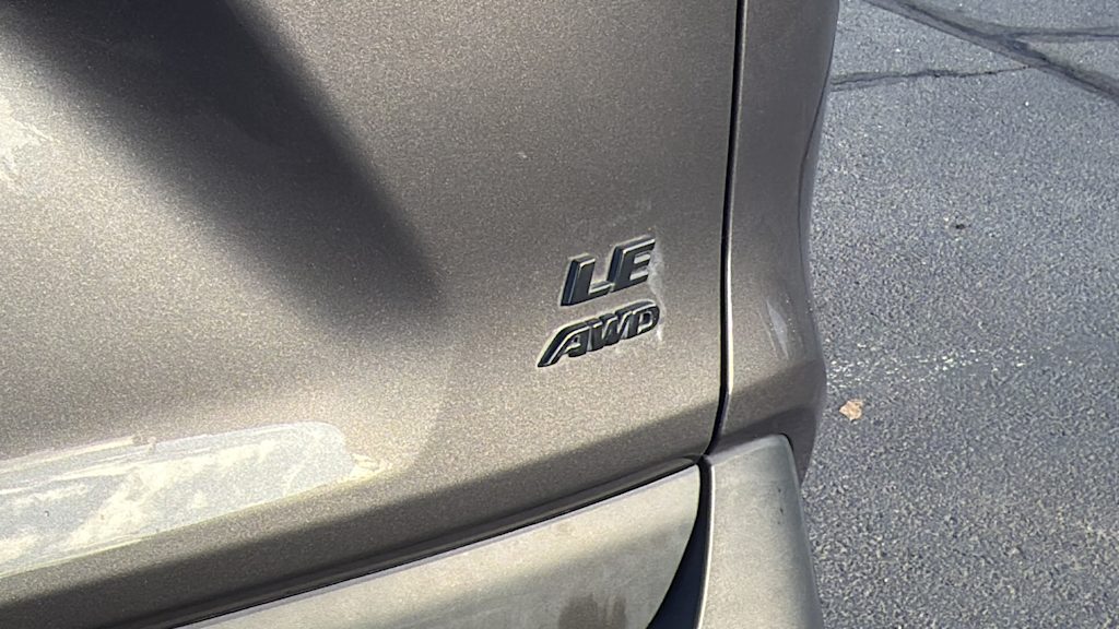 Thumbnail: 2021 Toyota RAV4 - 7