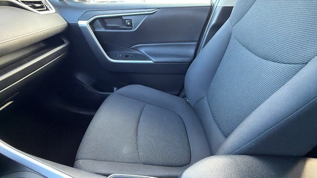 Thumbnail: 2021 Toyota RAV4 - 11