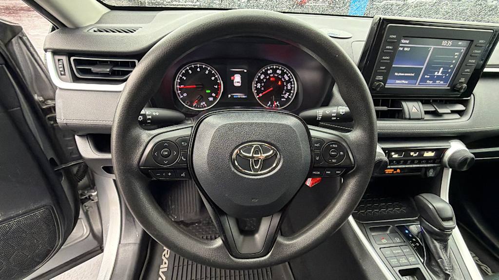 Thumbnail: 2019 Toyota RAV4 - 9