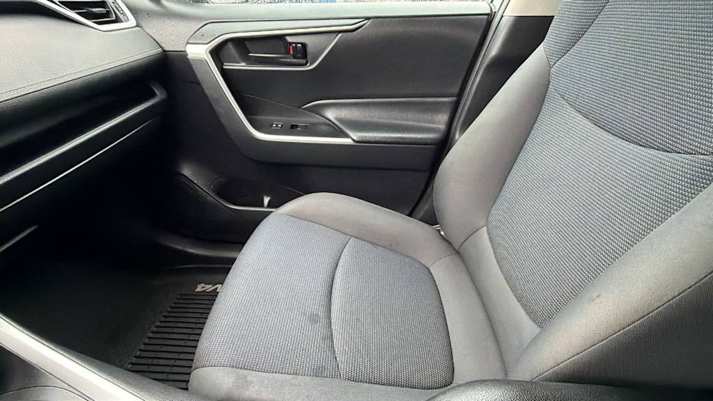 Thumbnail: 2019 Toyota RAV4 - 11