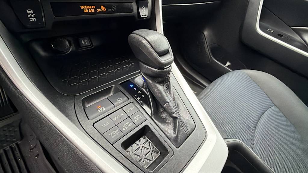 Thumbnail: 2019 Toyota RAV4 - 15