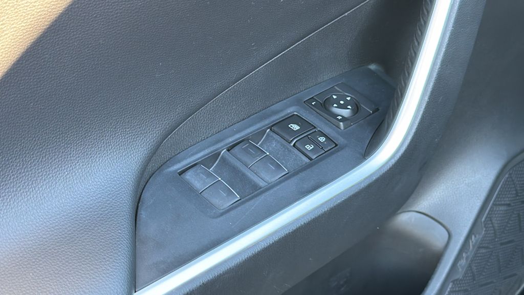 Thumbnail: 2024 Toyota RAV4 - 27