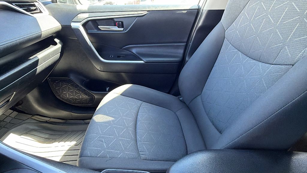 Thumbnail: 2020 Toyota RAV4 - 11