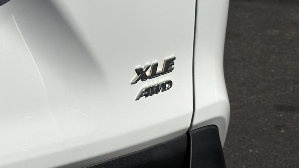 Thumbnail: 2020 Toyota RAV4 - 7