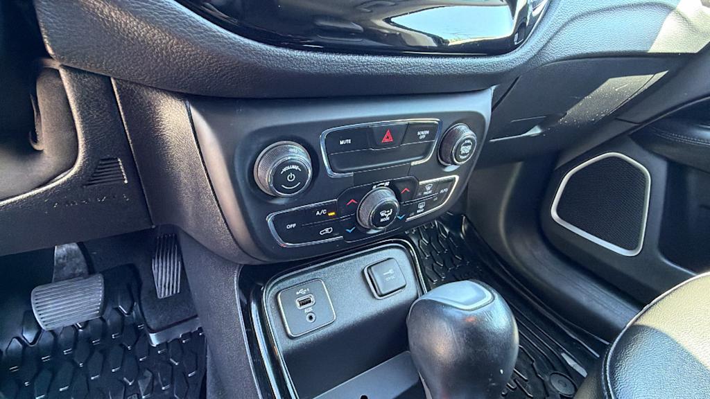 Thumbnail: 2020 Jeep Compass - 22