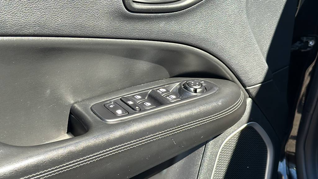 Thumbnail: 2020 Jeep Compass - 27
