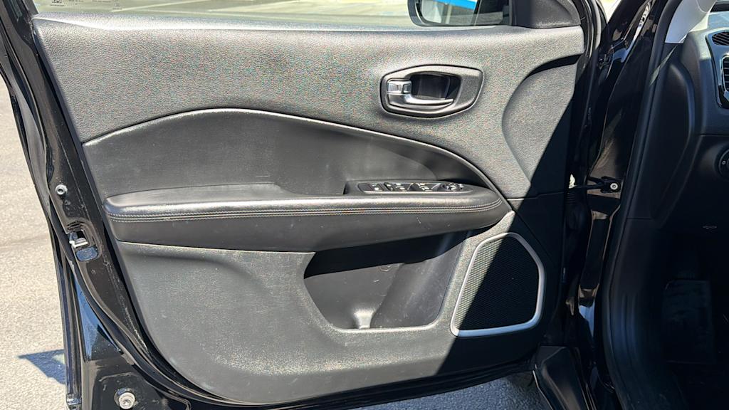 Thumbnail: 2020 Jeep Compass - 28