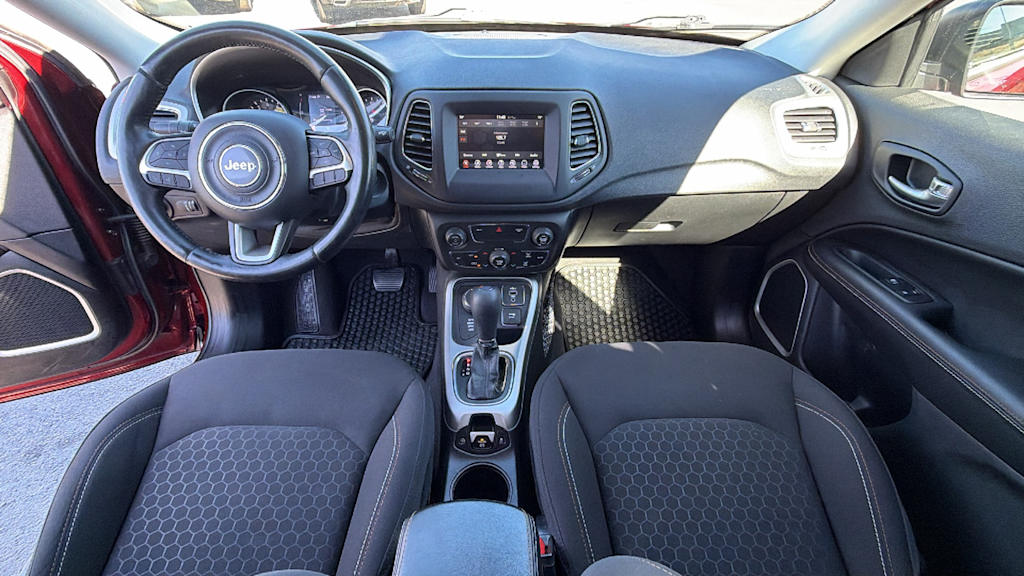 Thumbnail: 2020 Jeep Compass - 13