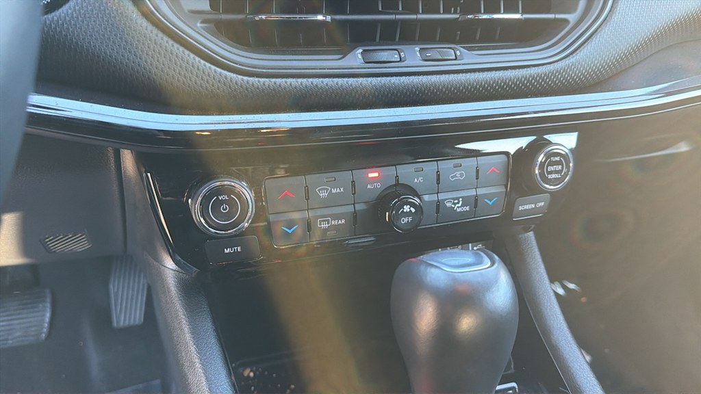 Thumbnail: 2022 Jeep Compass - 21