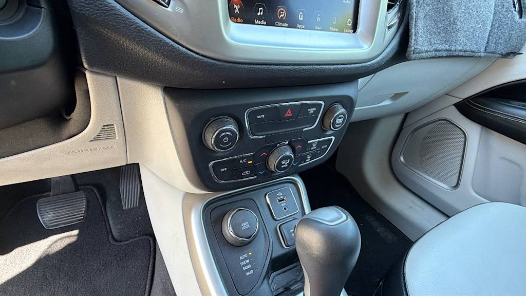 Thumbnail: 2018 Jeep Compass - 17