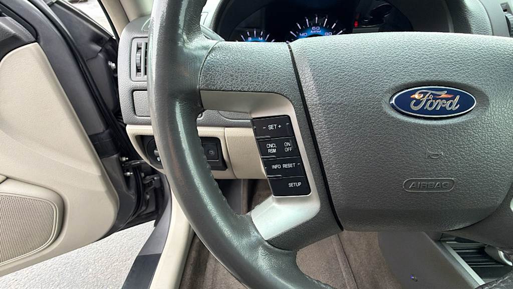 Thumbnail: 2011 Ford Fusion - 25