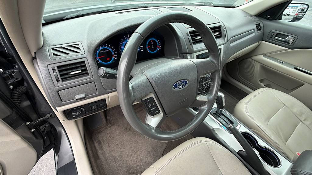 Thumbnail: 2011 Ford Fusion - 2